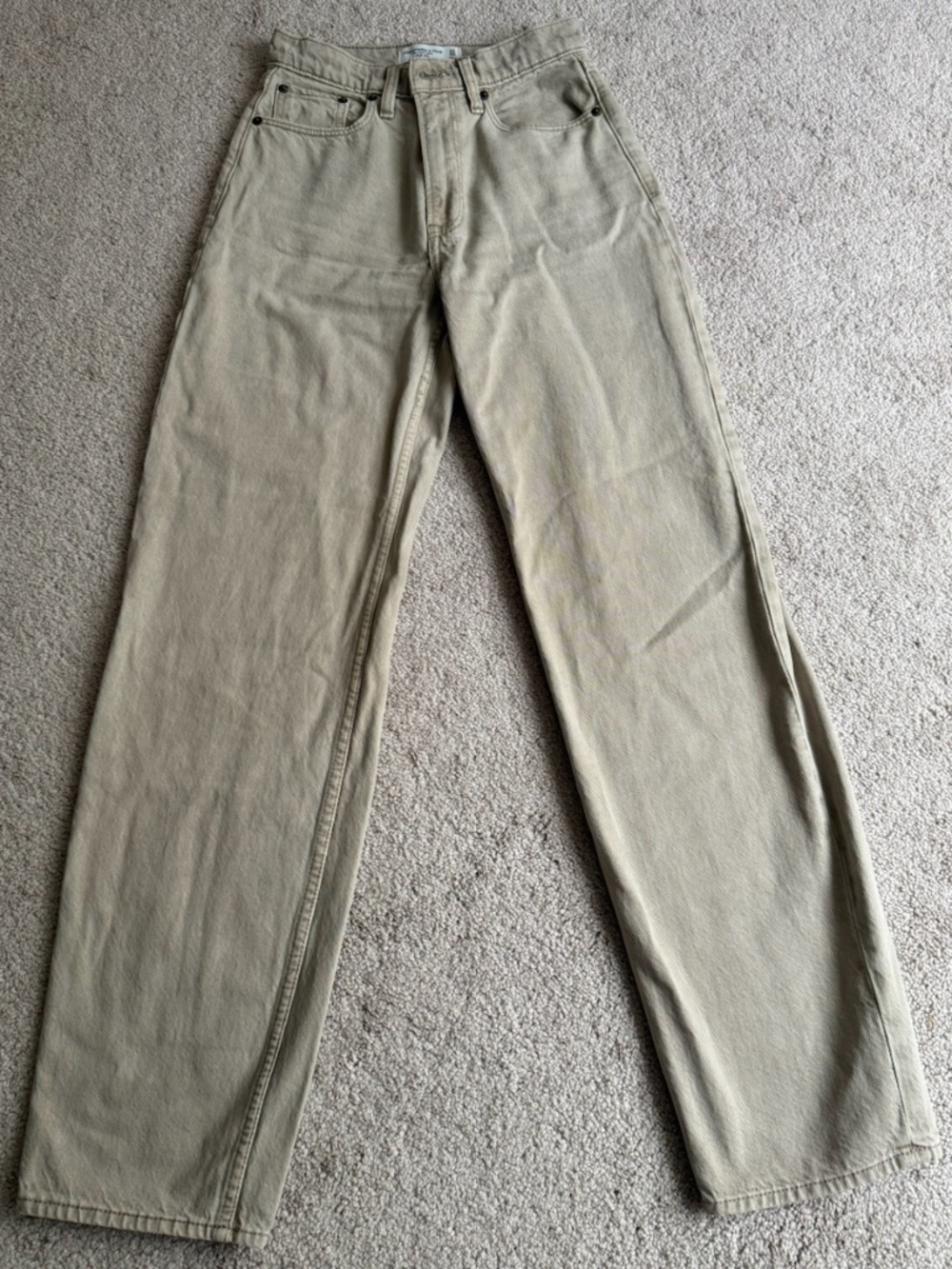 A&F High Rise Taper Jeans in Oat Size 24